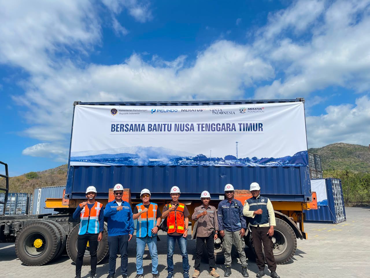 Dukung Pemulihan NTT, Kemenhub dan PT Meratus Salurkan Bantuan Kemanusiaan